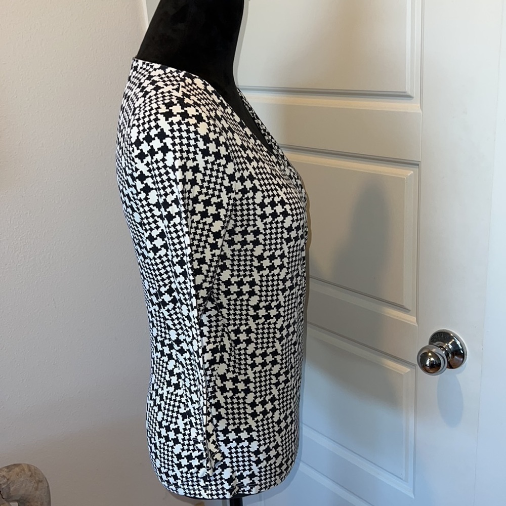 Talbots Sz S petite crossed V cleavage black white top blouse - Picture 5 of 7
